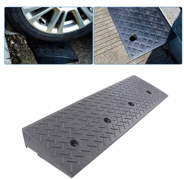 TH158-ยางปีนขอบฟุตบาท ยางปีนไต่ฟุตบาท ยางไต่ ทางลาดยางปีนฟุตบาท ทางลาด ทางขึ้นฟุตบาททางลาดสำเร็จรูป ยางสามเหลี่ยม 100x25x5ซม