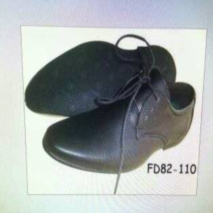 MAN25-รองเท้าหนังหัวแหลม ผูกเชือก สำหรับทอม หนังด้าน สีดำ