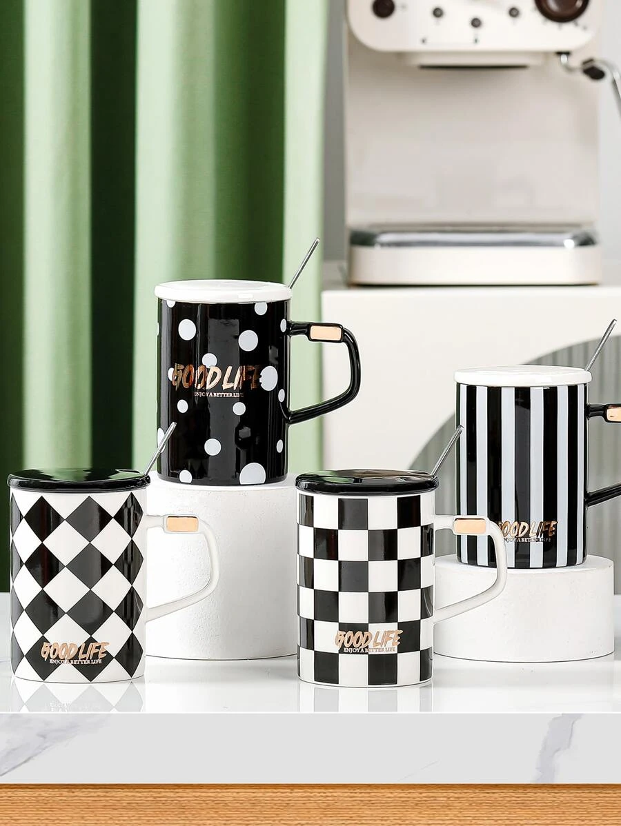 แก้วมัค 1 ชิ้น ลายตัวอักษร และ ช้อน 1 ชิ้น oo-105