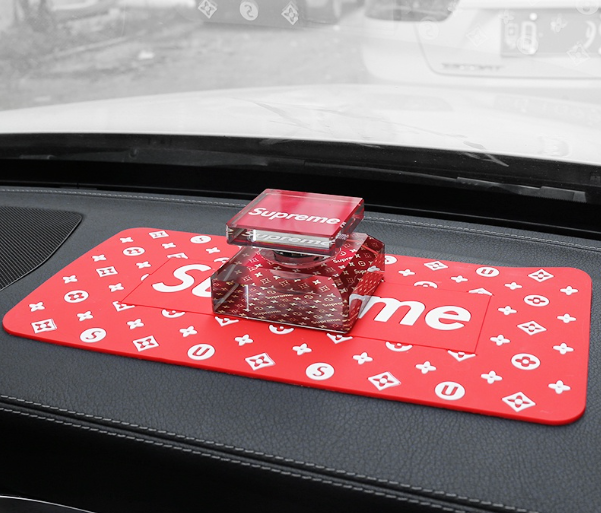 GX154-Supreme แผ่นแดชบอร์ด PVC กันลื่น อินเทรนด์ สําหรับตกแต่งภายในรถยนต์