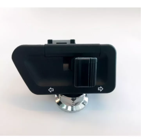 M05-สวิทช์ไฟเลียว เวฟ100s(05),เวฟ125s,i(ไฟเลี้ยวบังลม),smash,best แท้HONDA100%(35200-KVB-851/900)