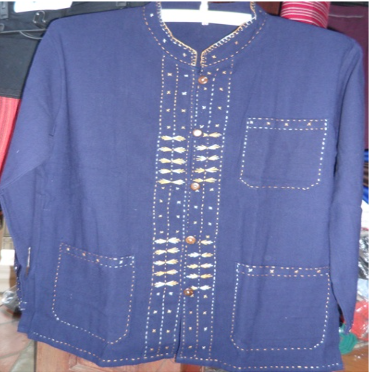 PE29-เสื้อผ้าฝ้ายคอจีนกระดุมกะลาปักเดินเส้นแขนยาวสีน้ำเงิน