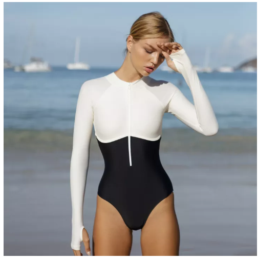 S38 SouthDaya Swimwear : Selena Hey Orca Long-Sleeve One piece Swimsuit ชุดว่ายน้ำหญิงวันพีชแขนยาว สีขาวดำ มีฟองน้ำถอดออกได้ ผ้ากันยูวี UPF 50+ จัดส่งฟรี
