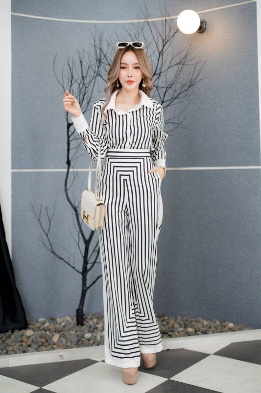 set ลายกราฟฟิค 2 โทนงานสวยจริงๆค่ะ  ส-101